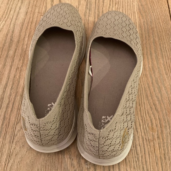 EUC Sketchers slip-on memory foam shoes - Picture 10 of 10